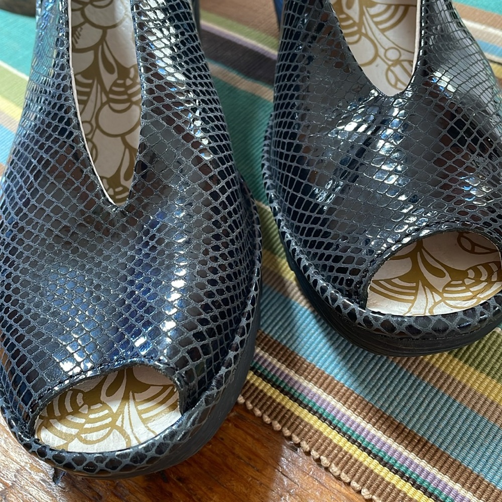 Fly London Yala Wedge patent-black snake print size 38 - Picture 6 of 6